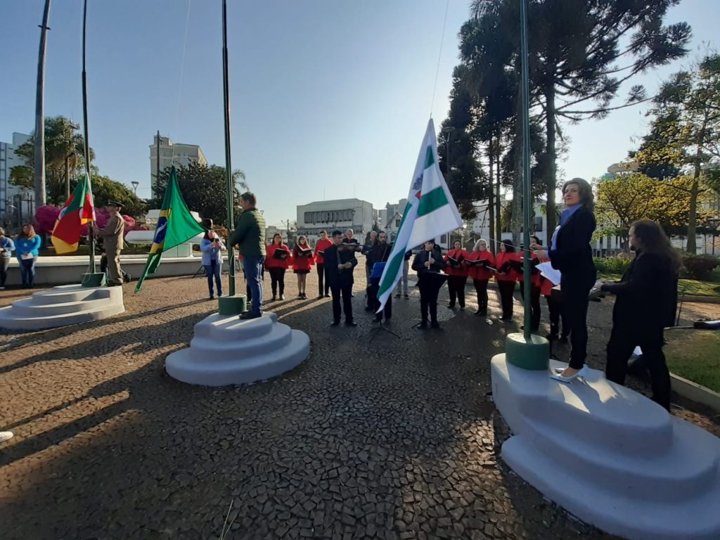 INICIA SEMANA DA PÁTRIA ACENDIMENTO DA PIRA DA PÁTRIA HOMENAGEM AO