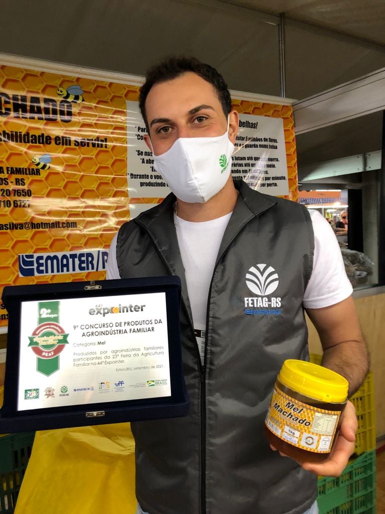 Leia mais sobre o artigo Agroindústria Mel Machado conquista 2º lugar na Categoria Mel da Expointer