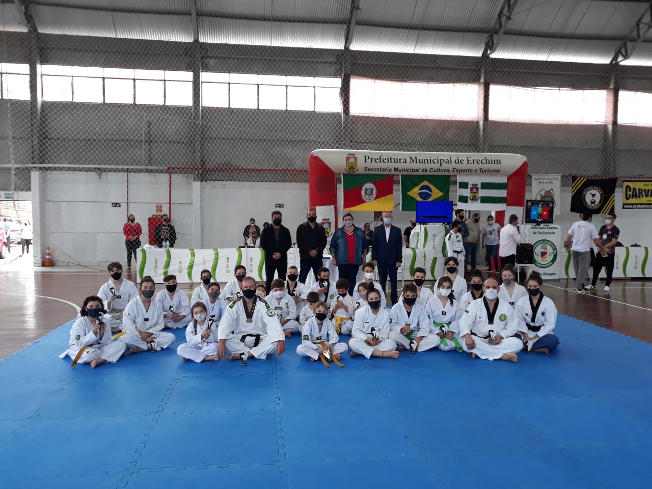 Você está visualizando atualmente MAIS DE 150 ATLETAS PARTICIPAM DO CAMPEONATO DE TAEKWONDO E PARATAEKWONDO DE ERECHIM