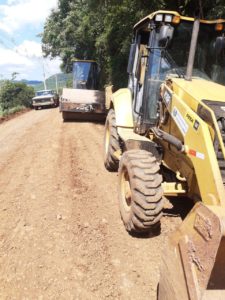 Leia mais sobre o artigo Secretaria de Obras segue realizando trabalhos de melhoria nas estradas no interior de Severiano de Almeida