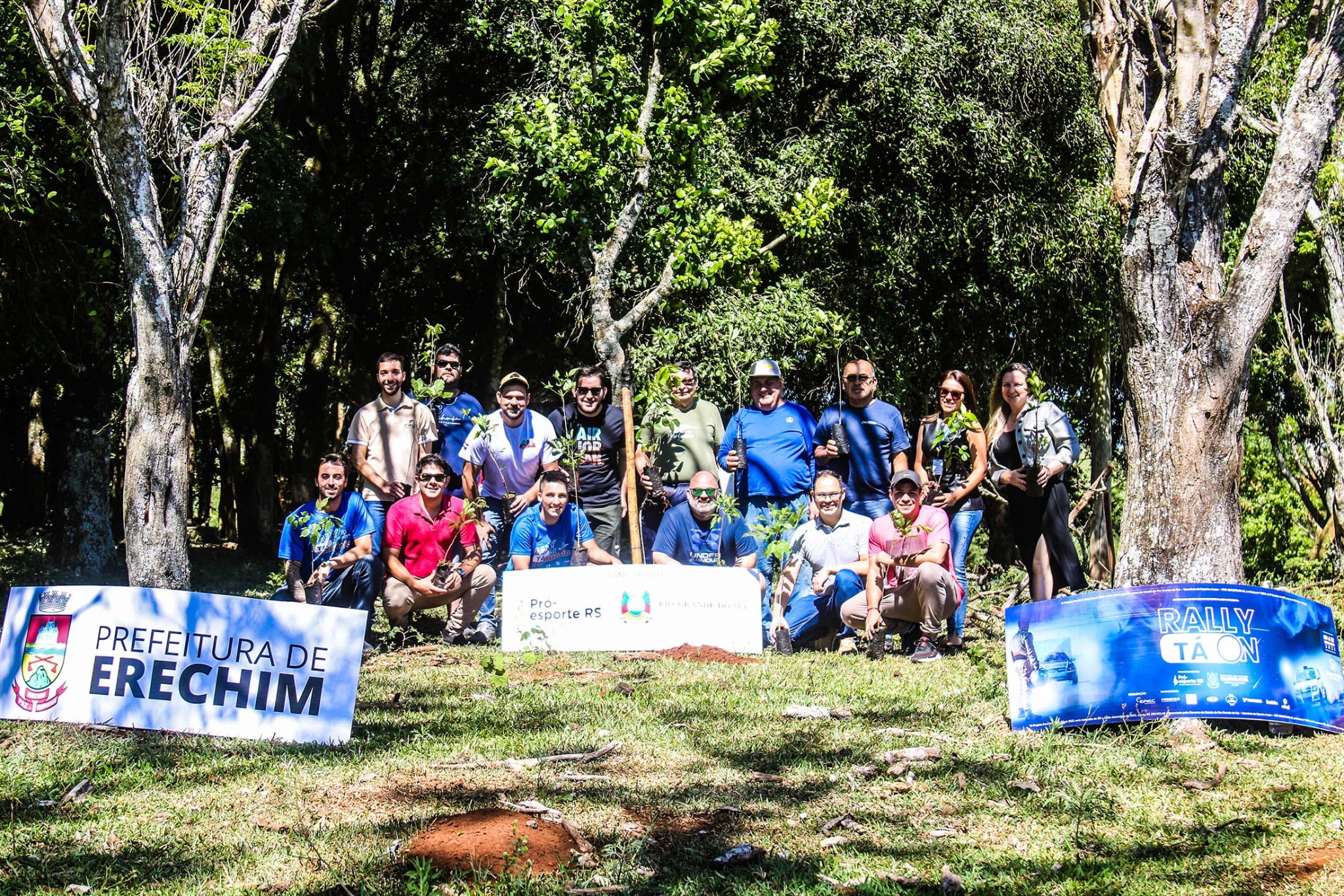 Você está visualizando atualmente PLANTIO DE ÁRVORES SIMBOLIZA 23º RALLY DE ERECHIM E COMPENSAÇÃO DA EMISSÃO DE GÁS CARBÔNICO