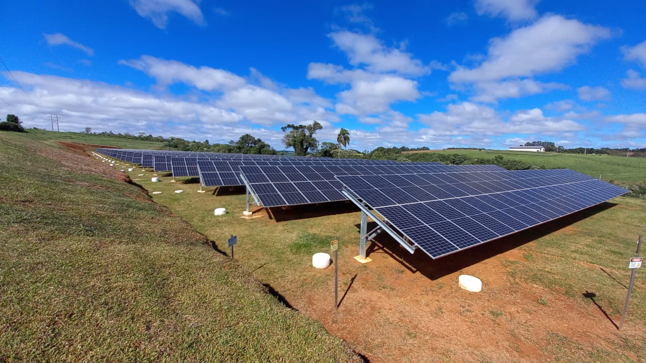 Você está visualizando atualmente USINA SOLAR VAI GERAR ECONOMIA DE ATÉ 80% NAS CONTAS DE LUZ DO MUNICÍPIO