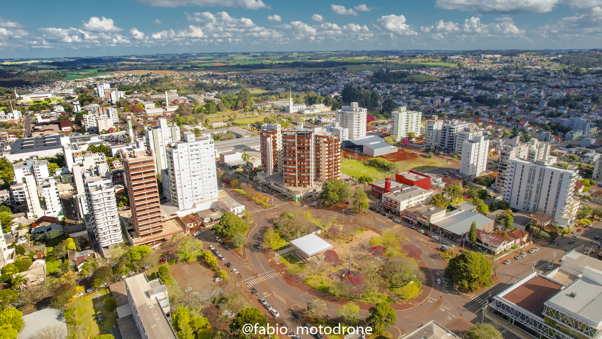 Você está visualizando atualmente ERECHIM GERA QUASE MIL NOVOS EMPREGOS NO PRIMEIRO SEMESTRE