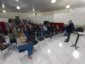 Leia mais sobre o artigo GESTOR DA TECNOSINOS FALA SOBRE GOVERNANÇA E FOMENTO À INOVAÇÃO EM EVENTO NA INCUBADORA TECNOLÓGICA DE ERECHIM