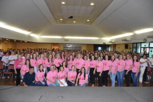 Leia mais sobre o artigo Mais de 300 mulheres participam do Outubro Rosa – Prevenção à vida! promovido pelo Colegiado de Primeiras-damas da AMAU