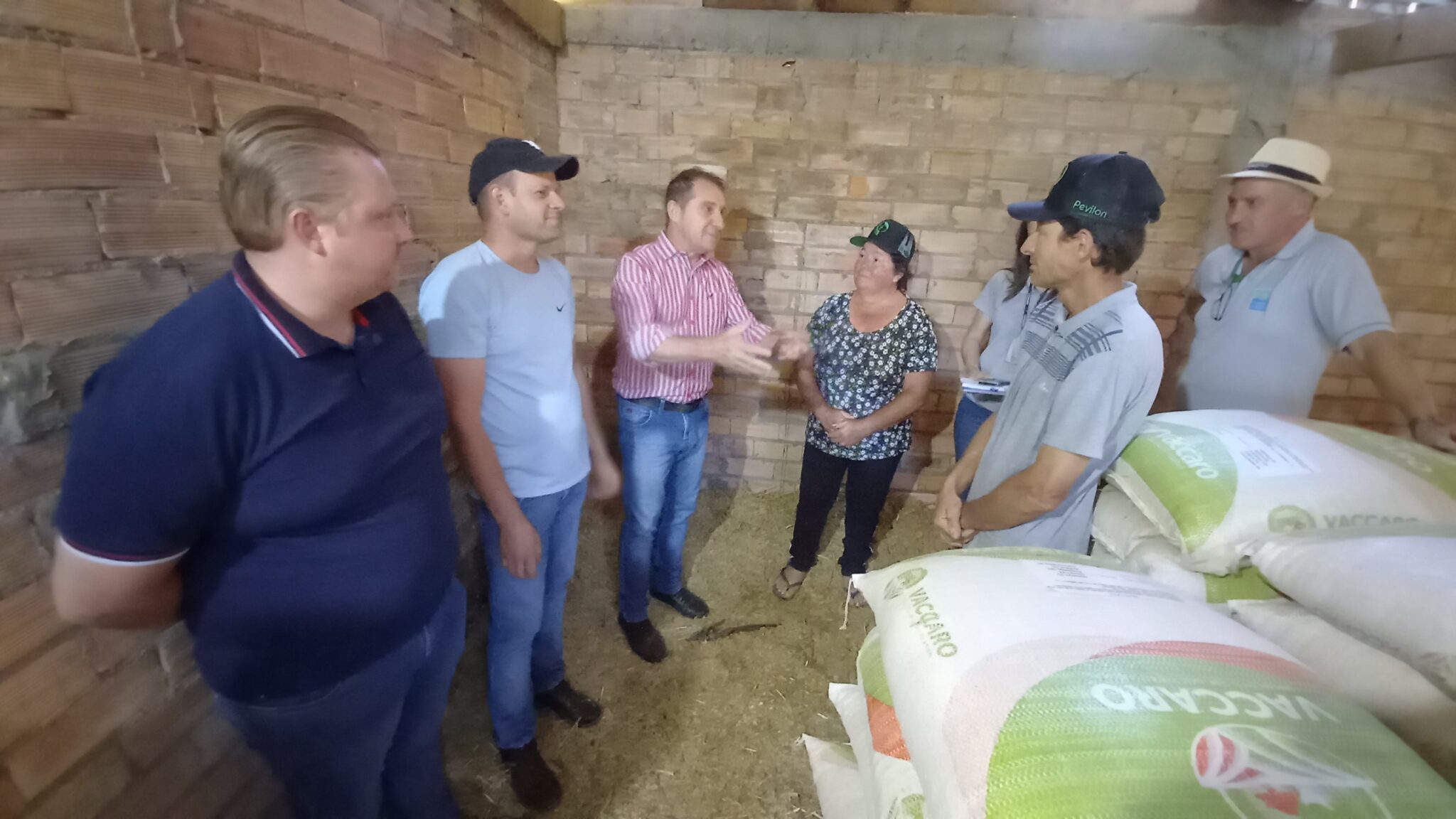 Você está visualizando atualmente 64 PEQUENOS PRODUTORES VÃO RECEBER MILHO DO PROGRAMA PORTEIRA ADENTRO