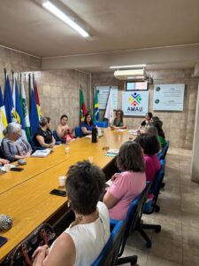 Leia mais sobre o artigo Colegiado de Primeiras-damas realiza encontro na AMAU